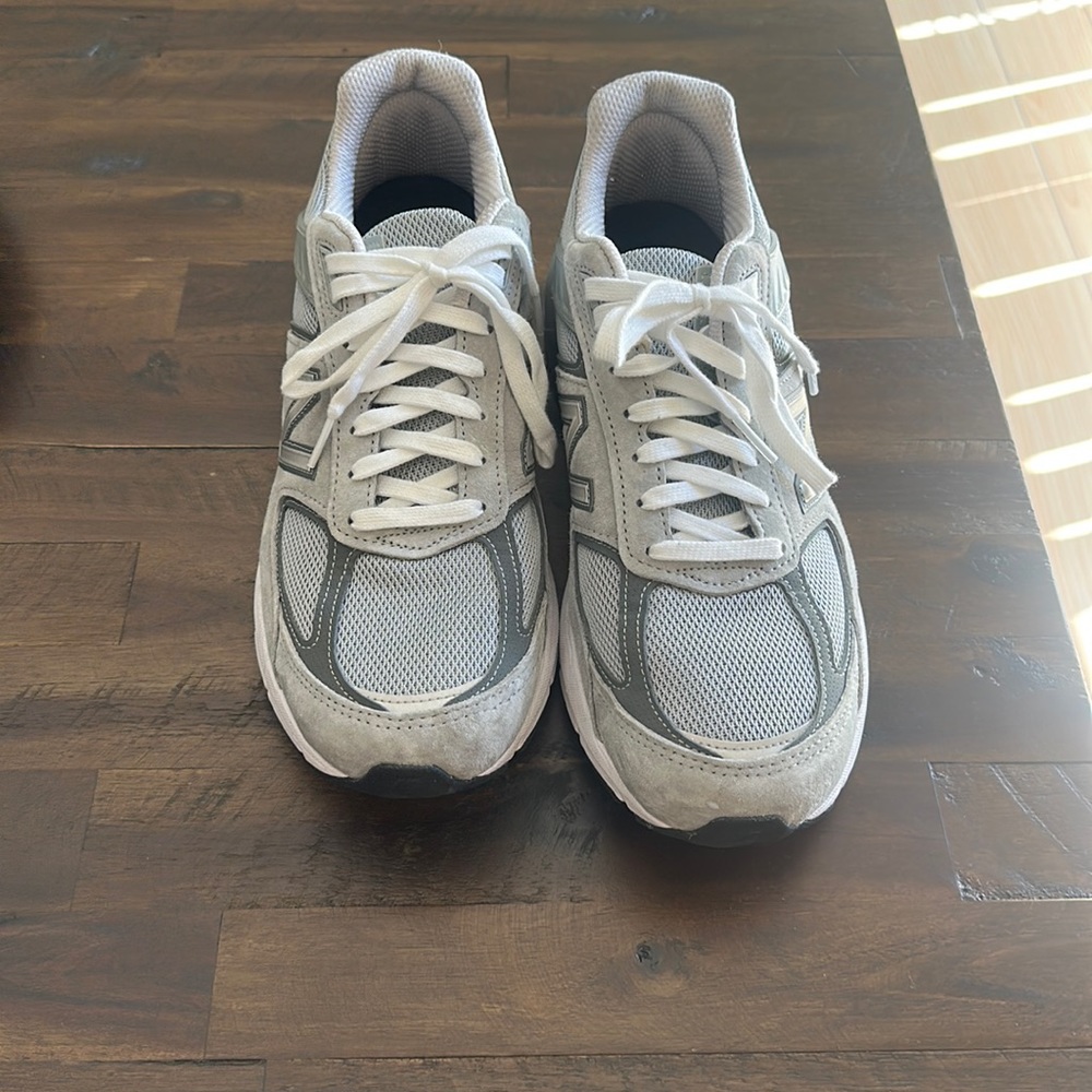 New Balance 990 v5